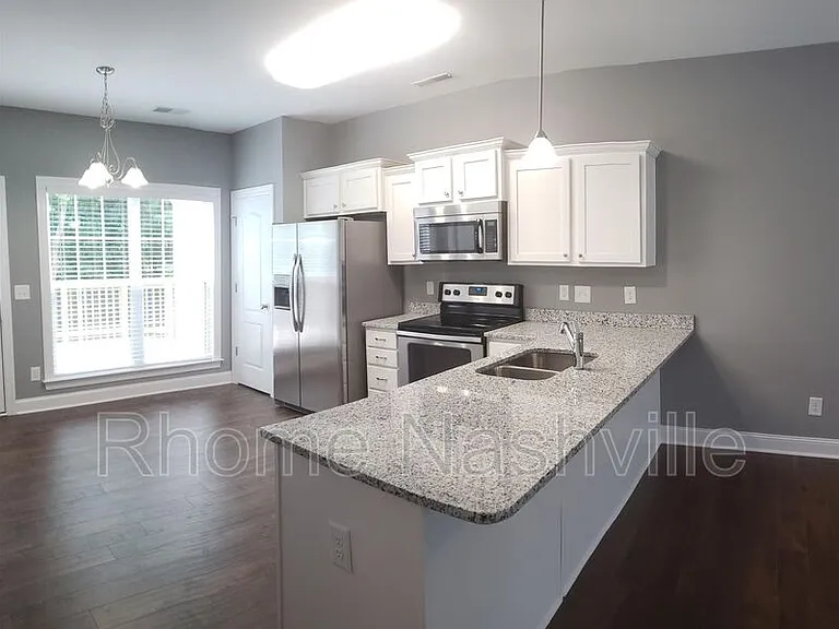 401 Caldwell Dr #4 — Photo 3