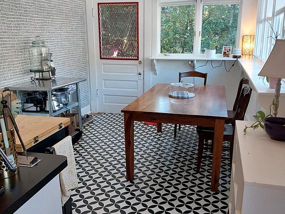 Breakfast room from kitchen