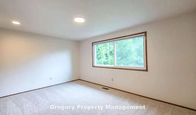 16316 NE 46th Ct — Photo 35