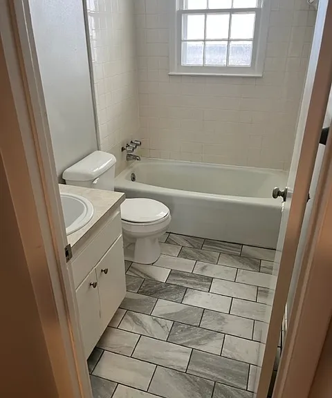 203 Mason Ave #7 — Photo 2