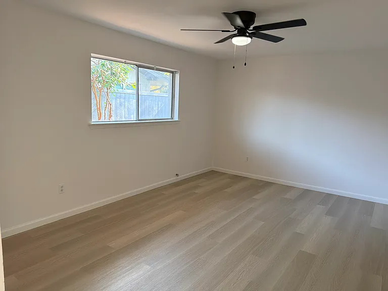 7038 Briarmeadow Dr — Photo 17