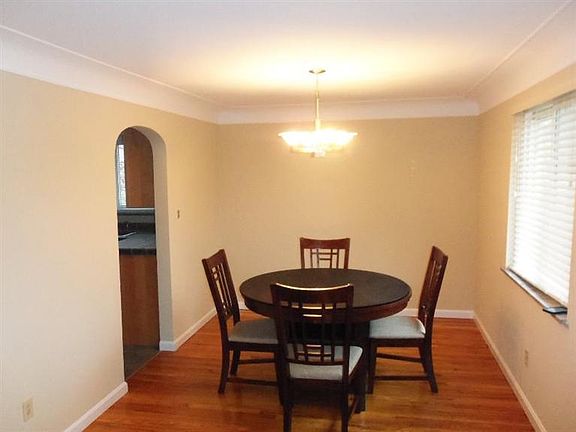 3rd image of 9746 Highland Ave