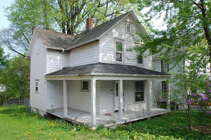 2nd image of 423 Rhodes Ave