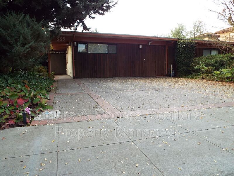 1st image of 885 Marshall Dr