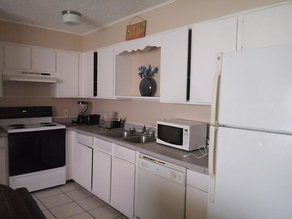 5th image of 107 W Mars Ln APT 1
