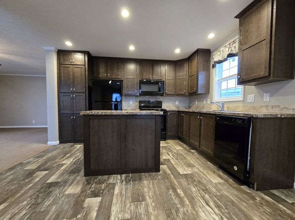 7204 E Grand River Ave LOT 386