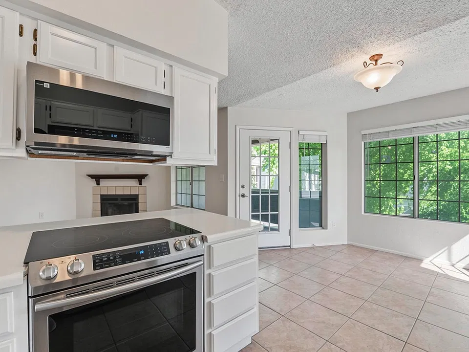 255 S Kyrene Rd #201
