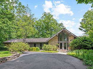 677 Driftwood Ln, Northbrook, IL 60062
