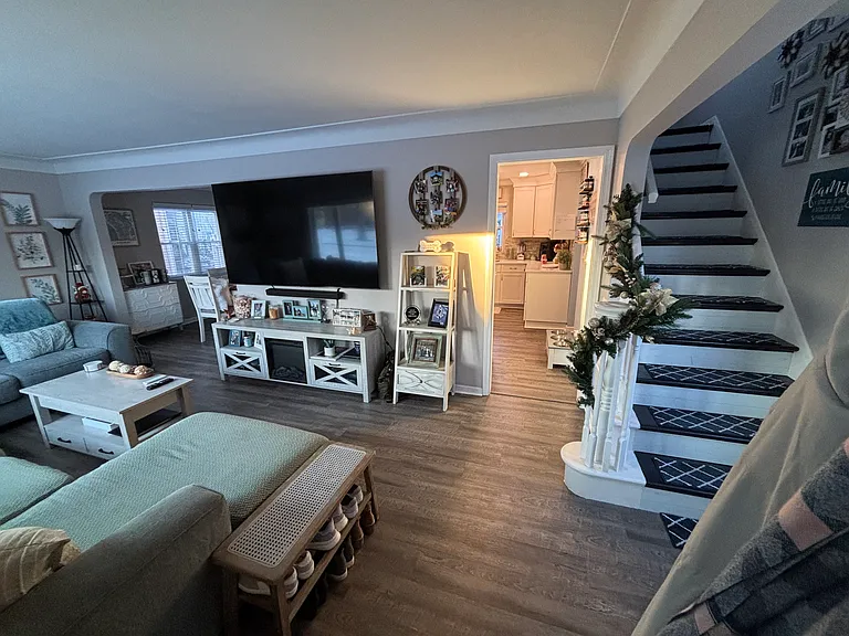 3749 Maxwell Rd — Photo 2