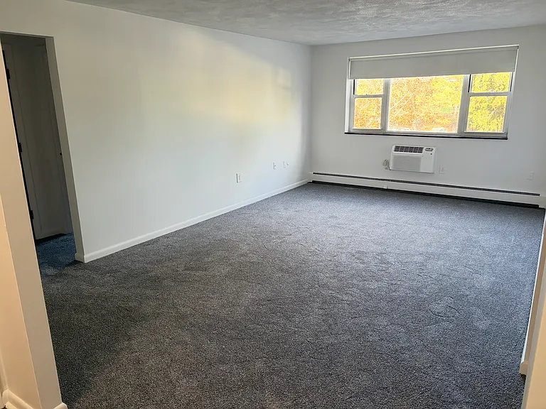 Lexington St Apartments — Photo 50