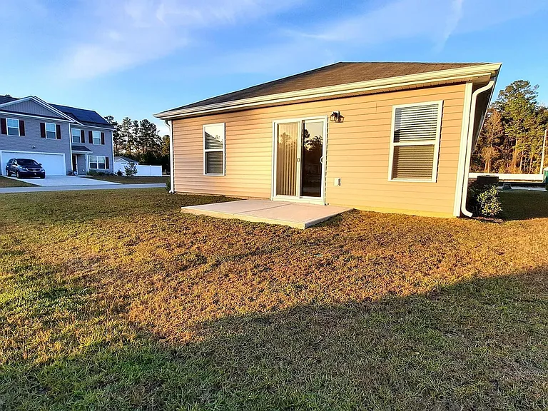 209 Ashworth Dr — Photo 9