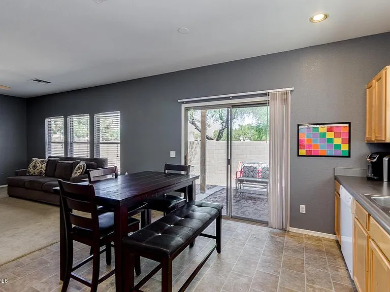 620 E Banelli Pl — Photo 8