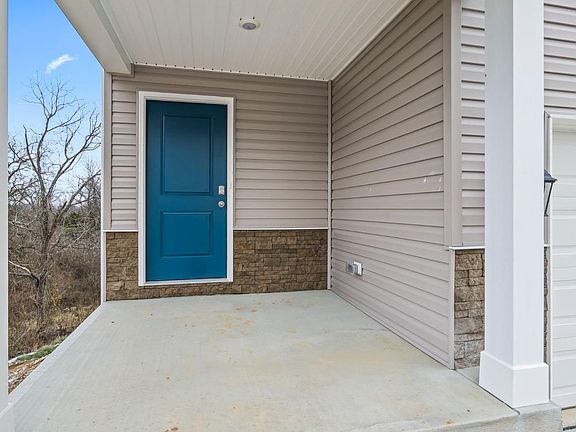 2nd image of 152 Ashburn Way