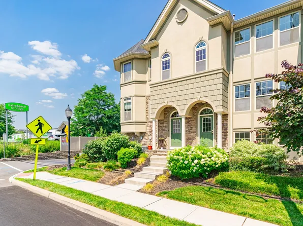 704 Green Ln, Union, NJ 07083