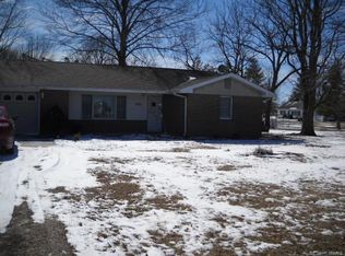 709 Carlinville Rd, Shipman, IL 62685