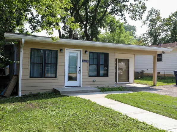 2413 20th St, North Chicago, IL 60064