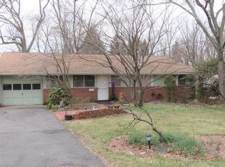 21 Cranston Rd, Kendall Park, NJ 08824