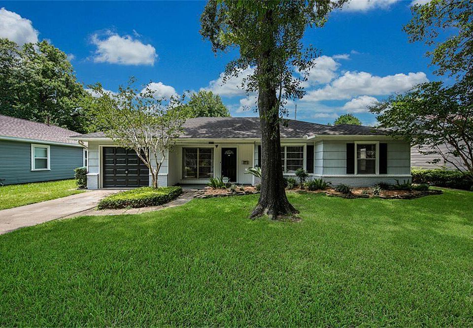 1st image of 2210 Saxon Dr