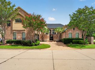 3801 Park Manor Ct, Arlington, TX 76017
