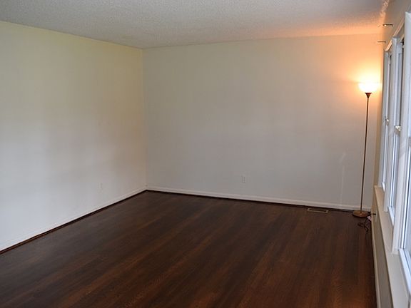 2nd image of 535 Magness Dr
