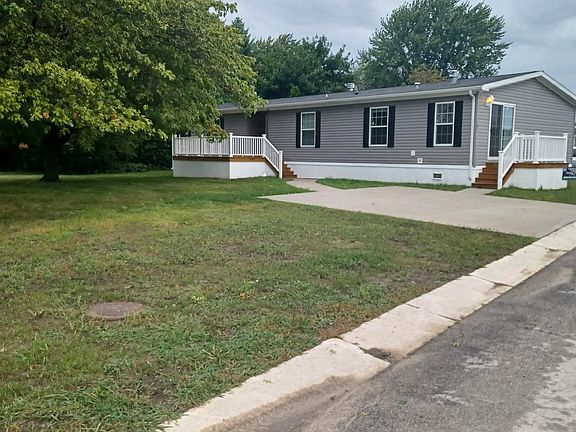 Exterior Image-13-Mansion 1 Friendly Village