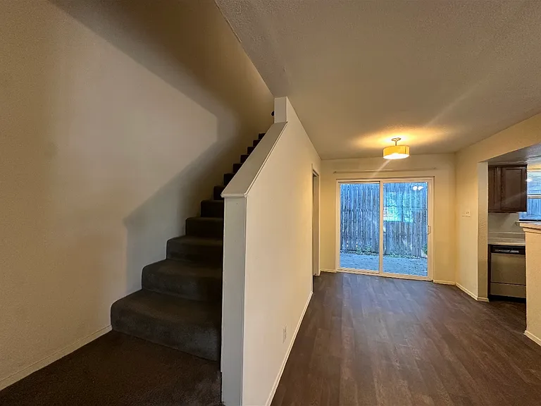 900 W Mulberry St #8 — Photo 6