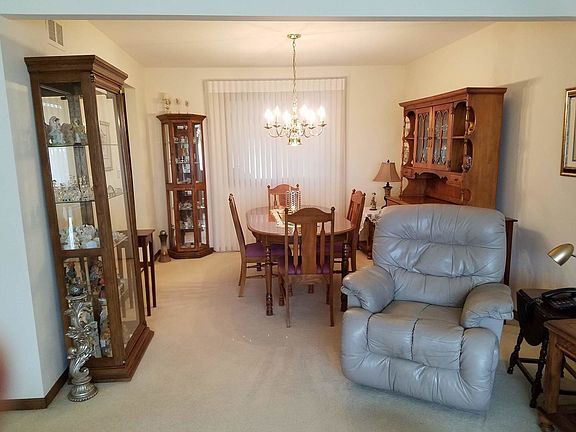 4th image of 623 Parkshore Dr