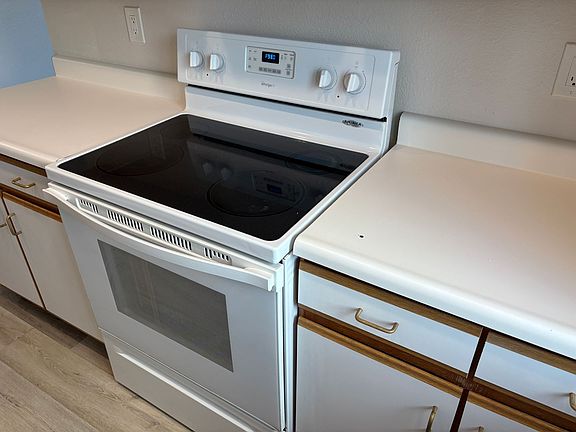2nd image of 1133 Meadow Ln APT 94