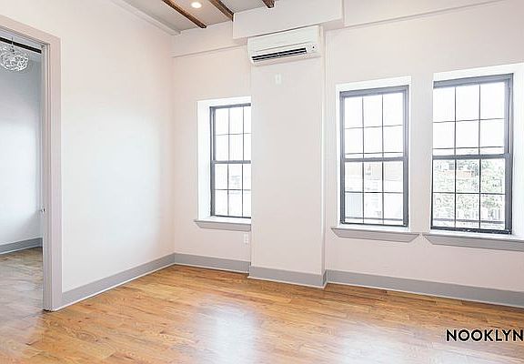 3rd image of 292 Bedford Ave APT 17