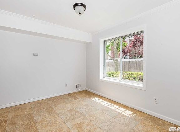 4th image of 27 Alhambra Dr