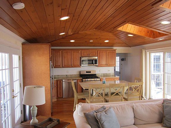 2nd image of 10 Windemere Rd #2