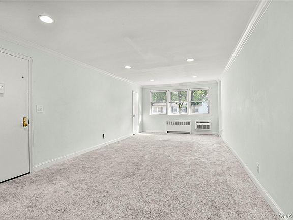 3rd image of 6 Avon Circle #C