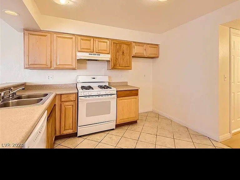 4332 Tara Ave #B — Photo 11