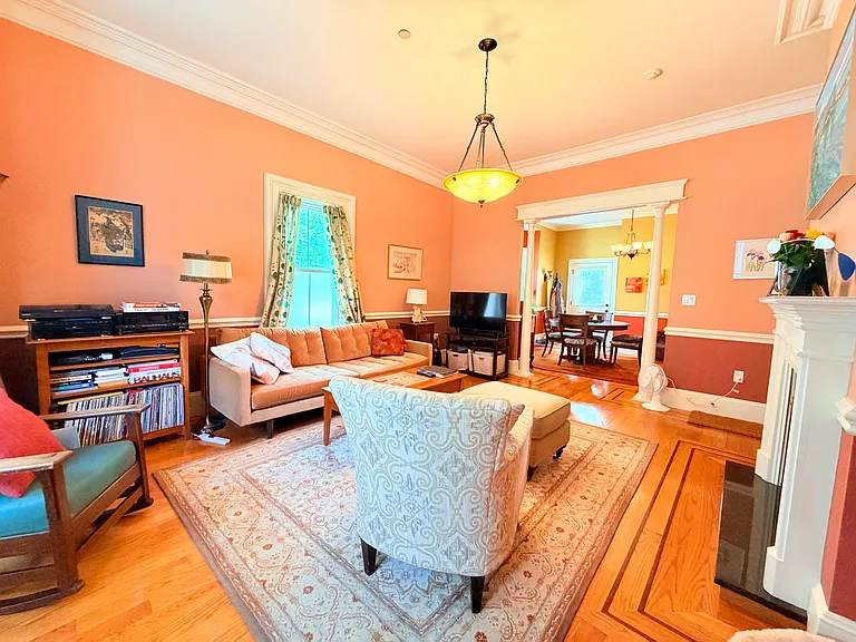 81 Walnut St #1 — Photo 2