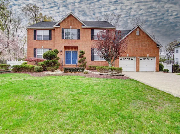 154 Serpentine Drive, Morganville, NJ 07751