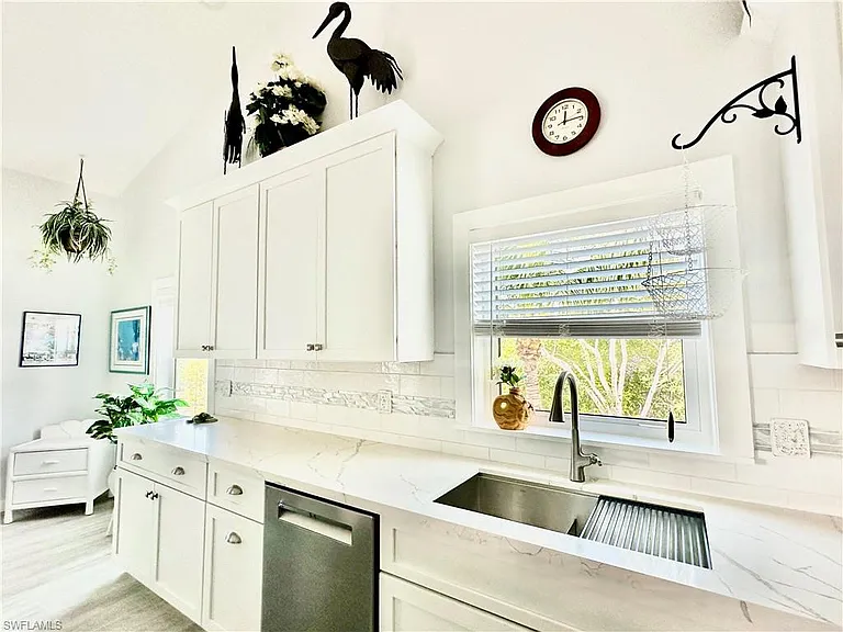 3770 Park Ave W — Photo 4