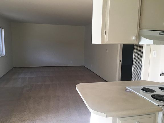 4th image of 150 W Hamilton Ave APT 21