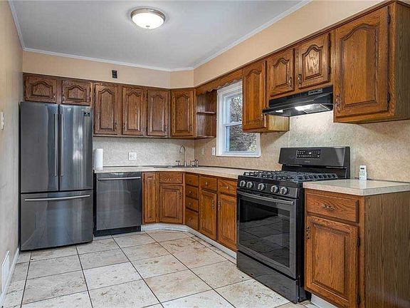4th image of 17 Elmtree Ln