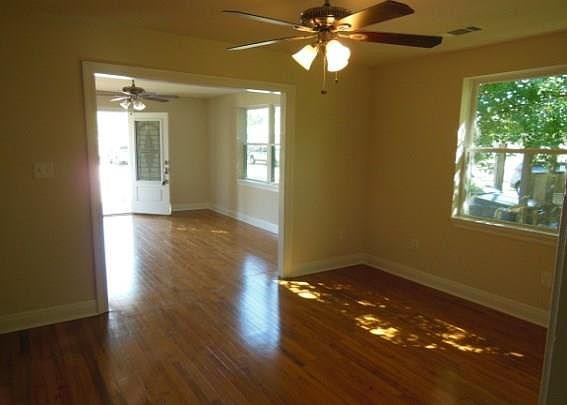 5th image of 4416 Wellington St