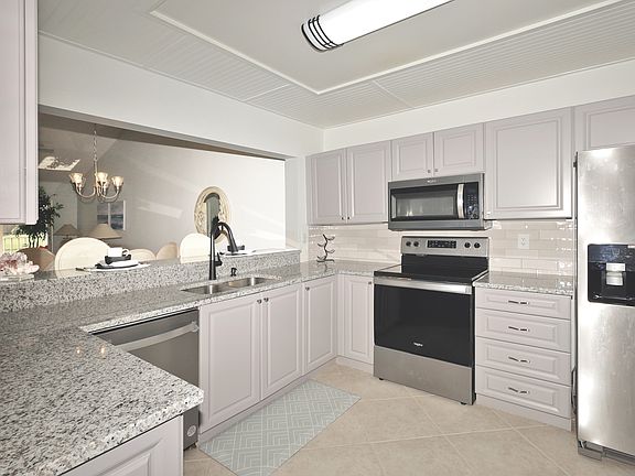 2nd image of 5932 Cranbrook Way