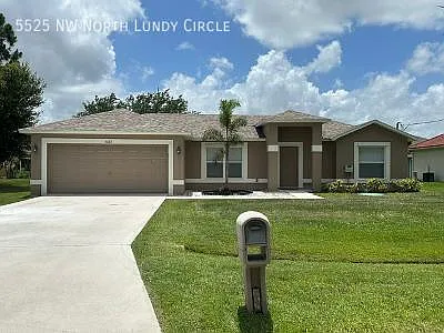5525 NW North Lundy Cir — Photo 1