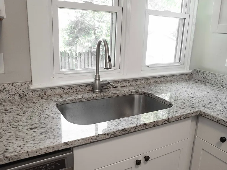 1376 Gladys Ave #1376 — Photo 8