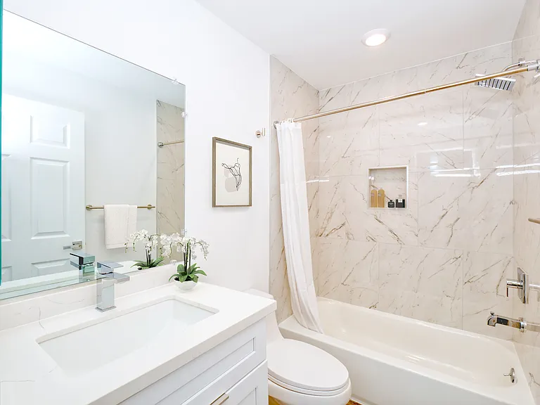 301 North Alvarado Street — Photo 15