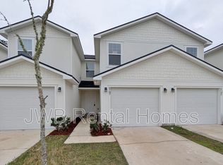 6797 Lake Mist Ln, Jacksonville, FL 32210