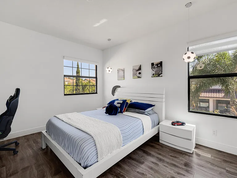 8256 Bradford Way — Photo 35