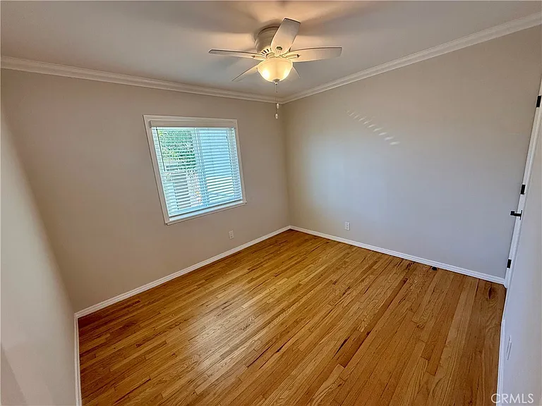 517 Blossom Ln — Photo 9