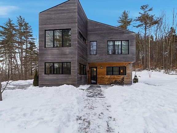 2nd image of 3635 Under the Mountain Road