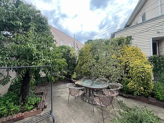 Rented by Corcoran | media 7