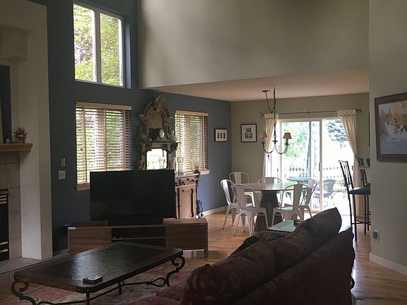 Living / dining rooms