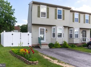 422 Debbie Ct, Hanover, PA 17331